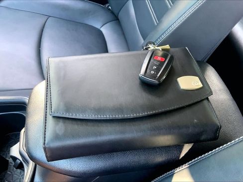 Used 2021 Toyota RAV4 XLE Premium FWD image 15