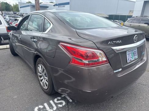 Used 2013 Nissan Altima 2.5 S FWD image 7