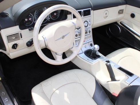 Used 2005 Chrysler Crossfire Limited RWD image 13