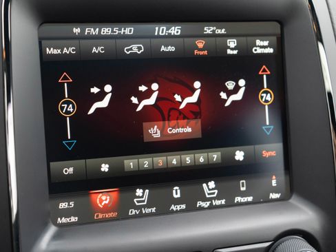 Used 2018 Dodge Durango SRT w/ SRT Interior Appearance Group image 19