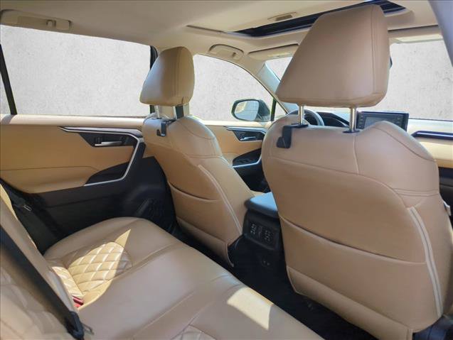 Used 2019 Toyota RAV4 XLE w/ Convenience Package FWD image 30