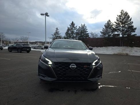 Used 2023 Nissan Altima 2.5 SR image 2