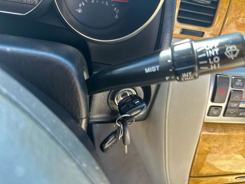 Used 2002 Lexus SC 430 Convertible image 23