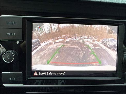 Certified 2024 Volkswagen Jetta SE w/ Panoramic Sunroof Package image 16