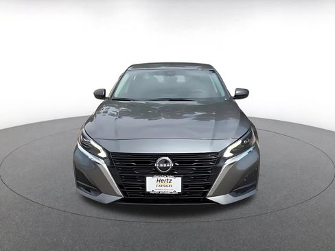 Used 2025 Nissan Altima 2.5 SV FWD image 4