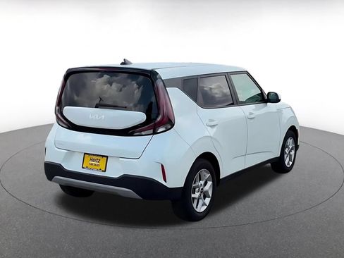 Used 2025 Kia Soul LX w/ LX Technology Package FWD image 11