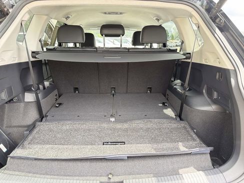 Used 2024 Volkswagen Tiguan SE FWD image 25