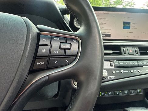 Used 2023 Lexus ES 350 w/ Premium Package FWD image 17