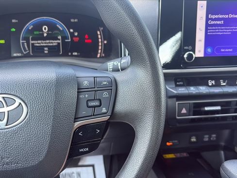 Used 2025 Toyota Camry LE FWD image 22