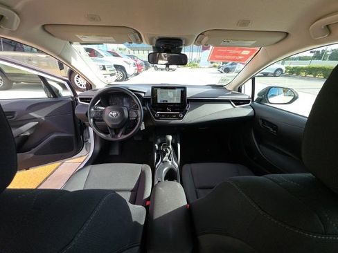 Used 2025 Toyota Corolla LE FWD image 24