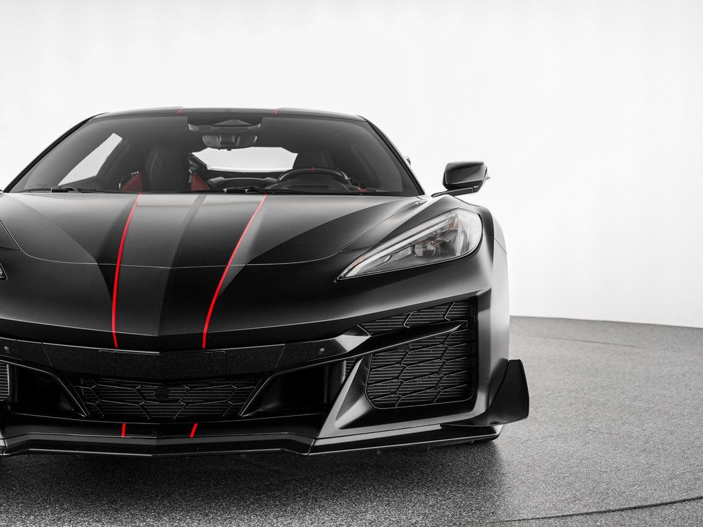 Used 2024 Chevrolet Corvette Z06 w/ Z07 Performance Package RWD image 47