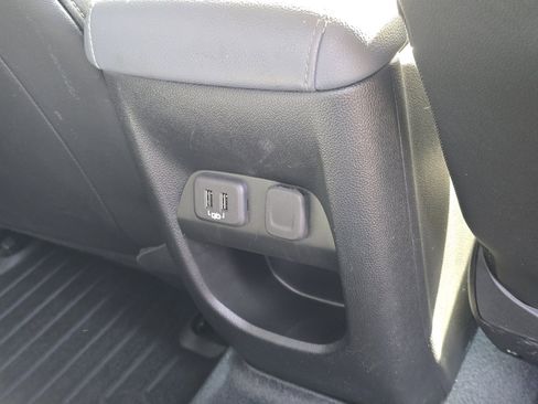 Used 2022 Chevrolet Colorado Z71 image 30