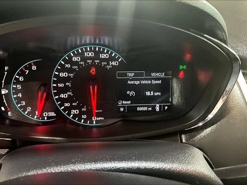 Used 2021 Chevrolet Trax LT AWD/4WD image 12