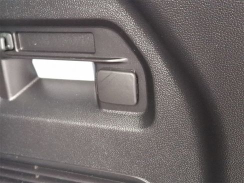 Used 2022 Ford Explorer XLT w/ Equipment Group 202A image 31