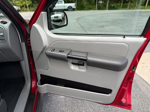 Used 2003 Ford Explorer Sport Trac XLT image 44