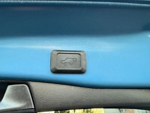 Used 2024 Toyota RAV4 SE w/ Convenience Package image 54