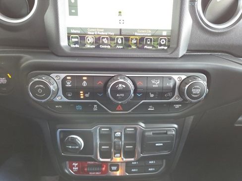 Used 2022 Jeep Wrangler Unlimited Rubicon 4xe w/ Dual Top Group image 60