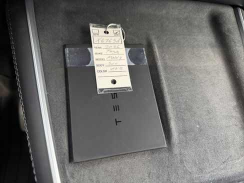 Used 2026 Tesla Model Y AWD image 31