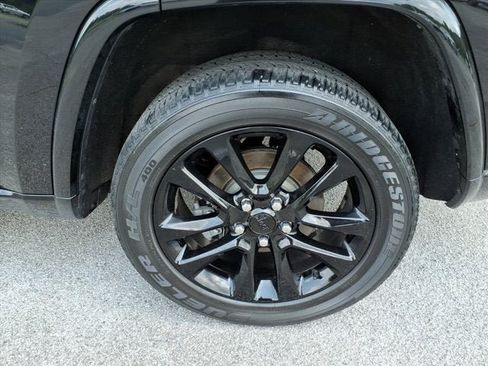Used 2021 Jeep Grand Cherokee Laredo X AWD/4WD image 8