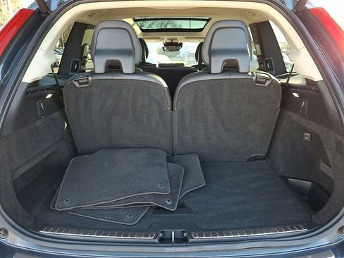 Used 2020 Volvo XC90 T6 Momentum image 31
