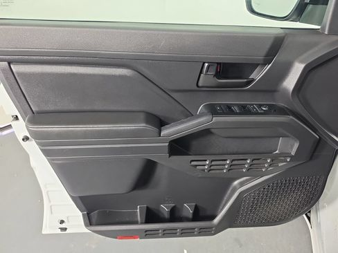 Certified 2024 Toyota Tacoma SR AWD/4WD image 11