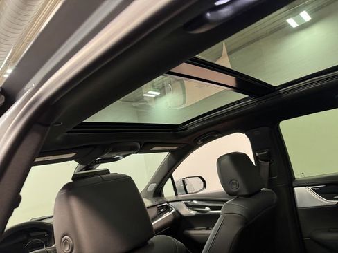 Used 2025 Cadillac XT5 Premium Luxury image 50