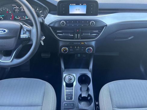 Used 2022 Ford Escape S image 24