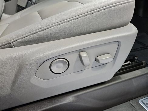 Used 2024 GMC Sierra 1500 SLT image 36