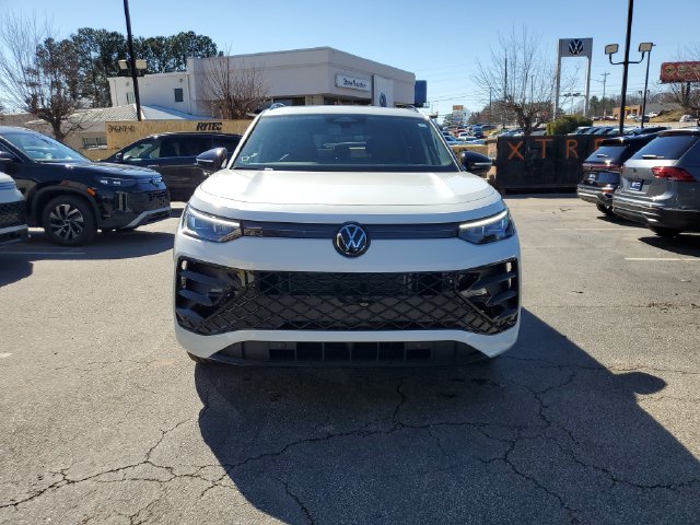 New 2026 Volkswagen Tiguan SE R-Line FWD image 2