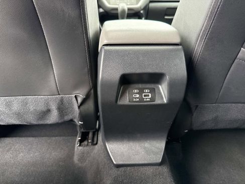 Used 2024 Subaru Crosstrek 2.0i Premium image 18