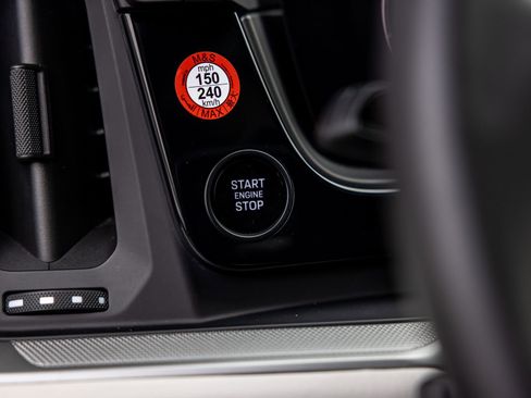 Certified 2025 Porsche Cayenne AWD/4WD image 51