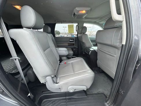 Used 2015 Toyota Sequoia Platinum image 27