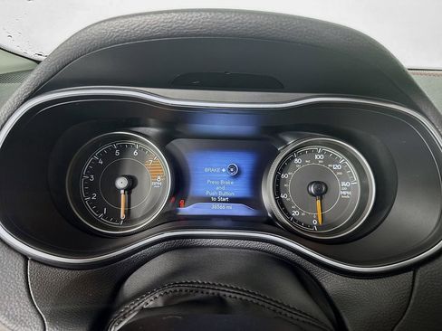 Used 2022 Jeep Cherokee Trailhawk w/ Sound & Nav Group image 18