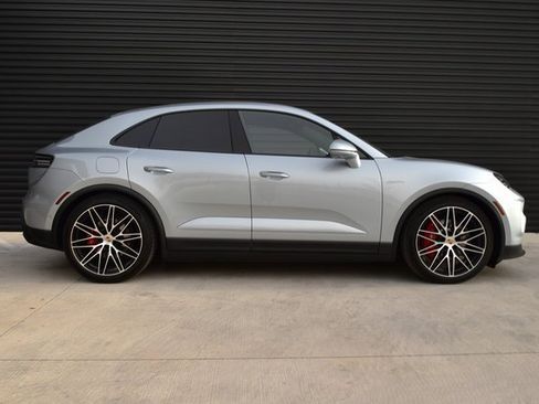 Certified 2025 Porsche Macan 4S Electric image 8