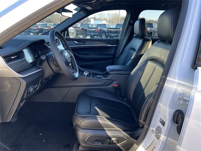 New 2025 Jeep Grand Cherokee Limited w/ Black Appearance Package