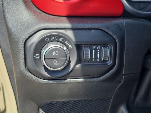 Used 2020 Jeep Gladiator Rubicon AWD/4WD image 22