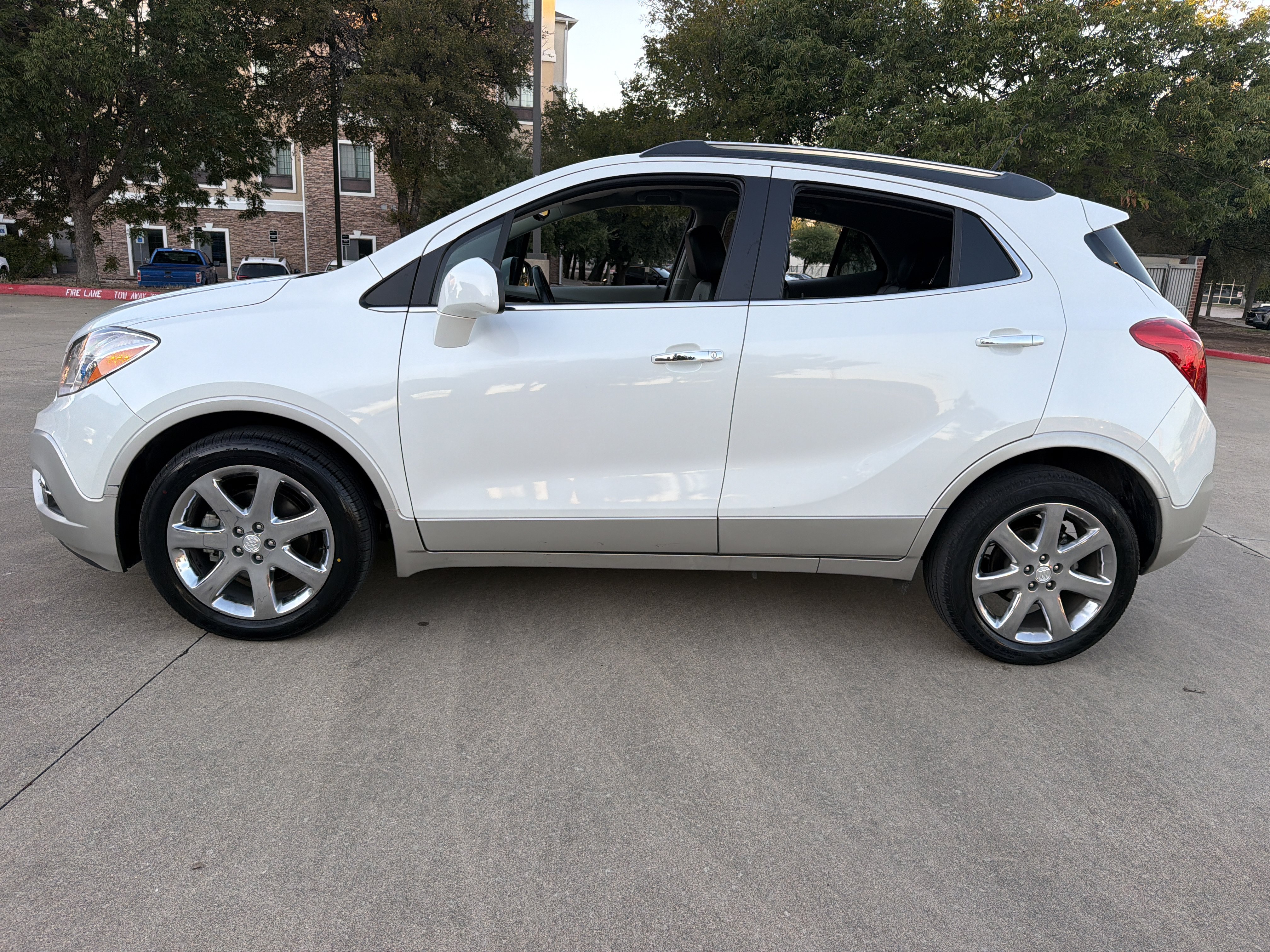 Used 2013 Buick Encore Leather FWD image 4