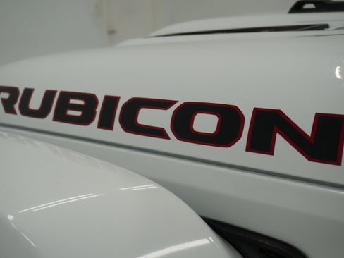 Used 2019 Jeep Wrangler Unlimited Rubicon AWD/4WD image 9