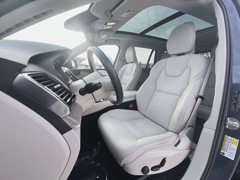 Used 2023 Volvo XC90 B6 Plus w/ Protection Package Premier image 13