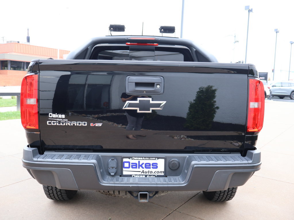 Used 2019 Chevrolet Colorado ZR2 w/ ZR2 Midnight Special Edition AWD/4WD image 5