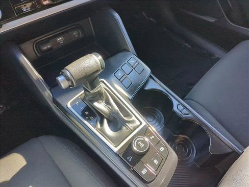 Used 2024 Kia Sportage LX image 18