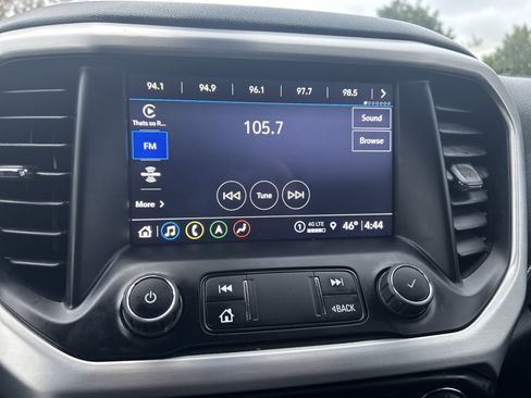 Used 2023 GMC Acadia SLT w/ Elevation Edition image 9