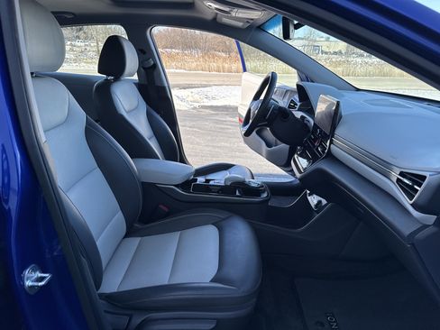 Used 2020 Hyundai Ioniq Limited image 26