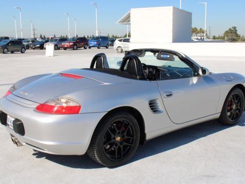 Used 2004 Porsche Boxster S image 17