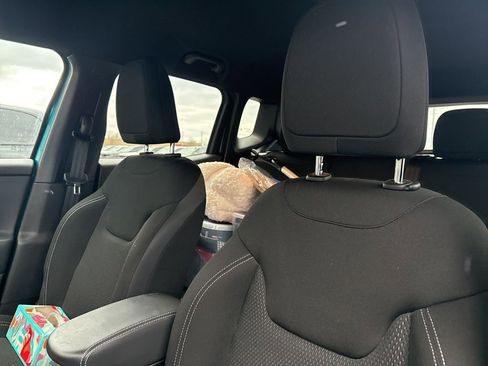 Certified 2022 Jeep Renegade Altitude image 6