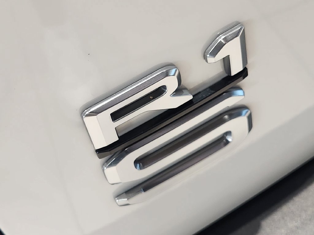 Used 2025 Rivian R1S Adventure Dual AWD/4WD image 11
