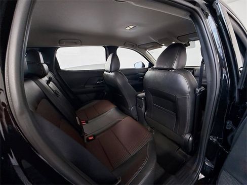 Certified 2025 Nissan Kicks SR image 29