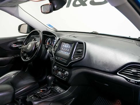 Used 2020 Jeep Cherokee Latitude Plus FWD image 18