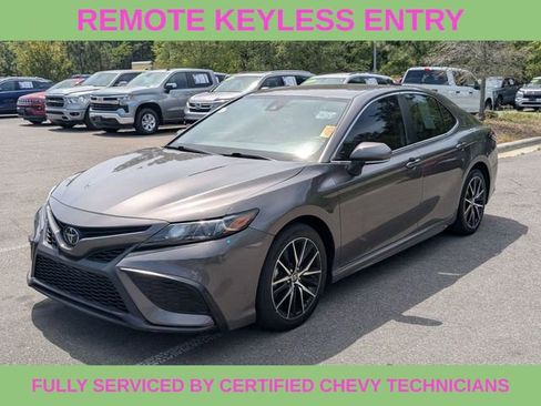 Used 2023 Toyota Camry SE image 11