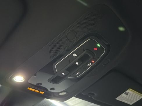 Used 2023 Audi SQ5 Prestige image 23